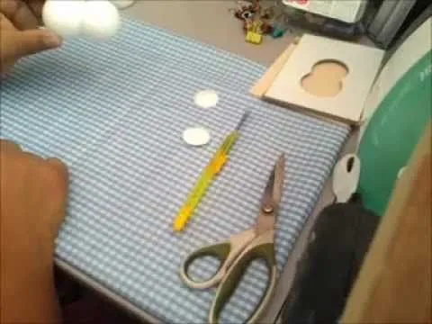 Termoformado (molde casero) pies de fofuchas - YouTube Termoformado (molde casero) pies de fofuchas - YouTube