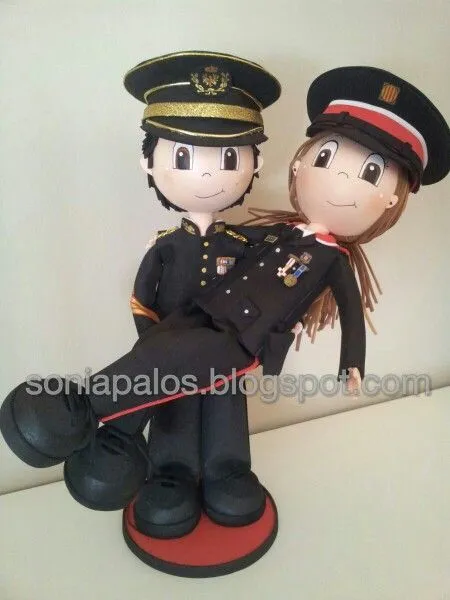 Fofucho militar gran gala i fofucha mosso mitja gala | Mis ...