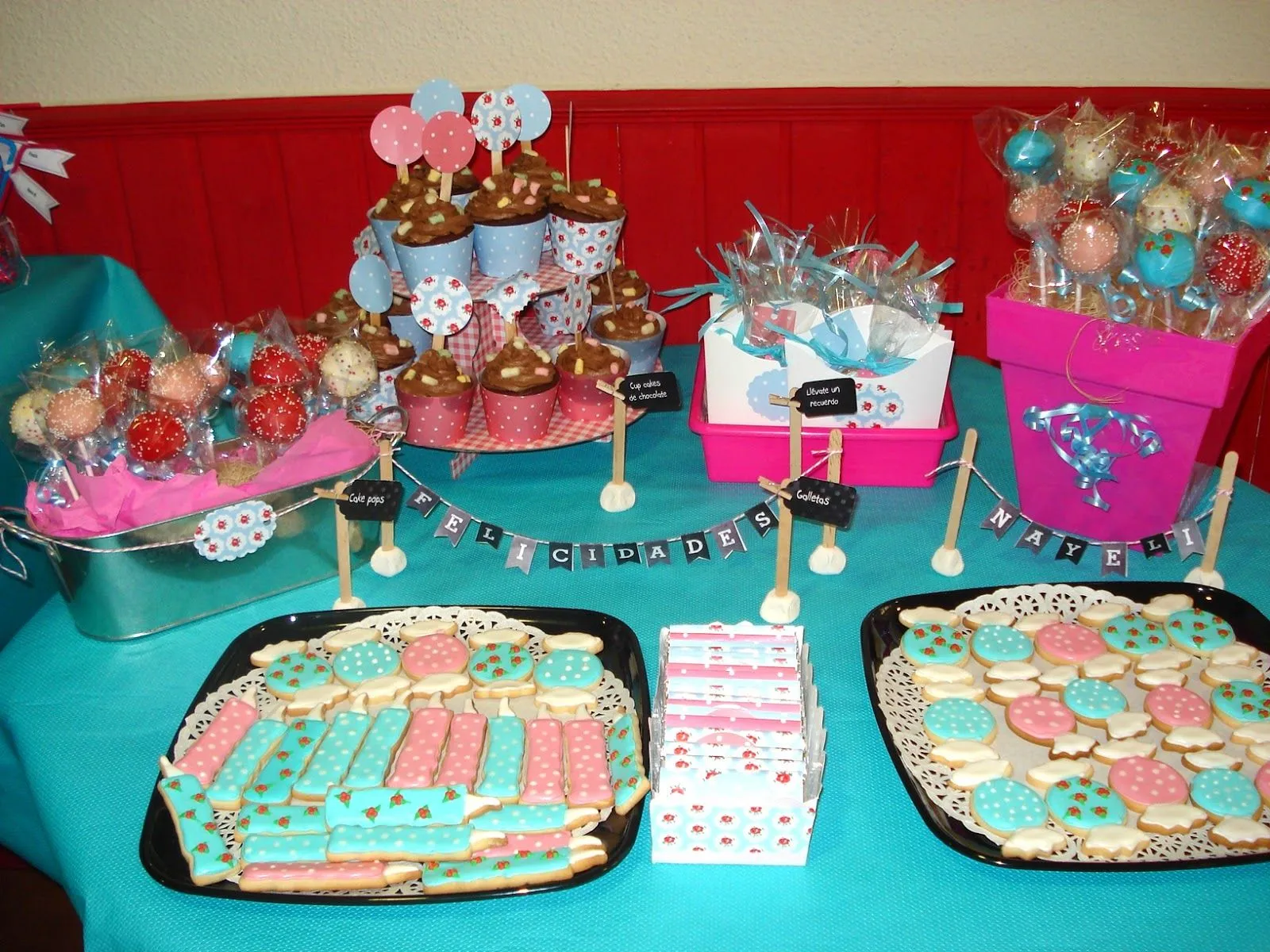 Entre Fogones y Artilugios Varios: KIT DE FIESTA PARA NIÑA