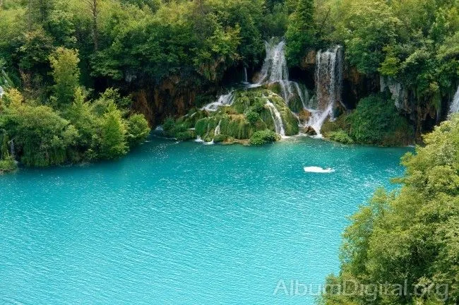 Agua azul turquesa Agua azul turquesa