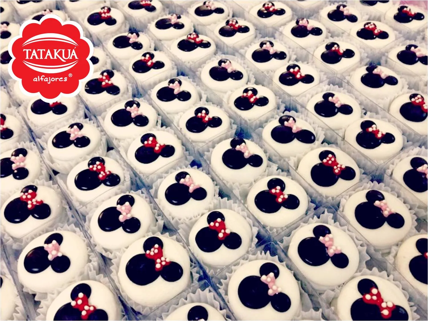 Con forma de mimi/ alfajors of mimi mouse | Tatakuá Alfajores