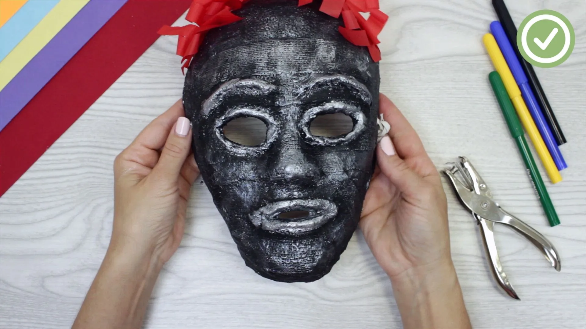 3 formas de hacer máscaras de teatro griego - wikiHow 3 formas de hacer máscaras de teatro griego - wikiHow