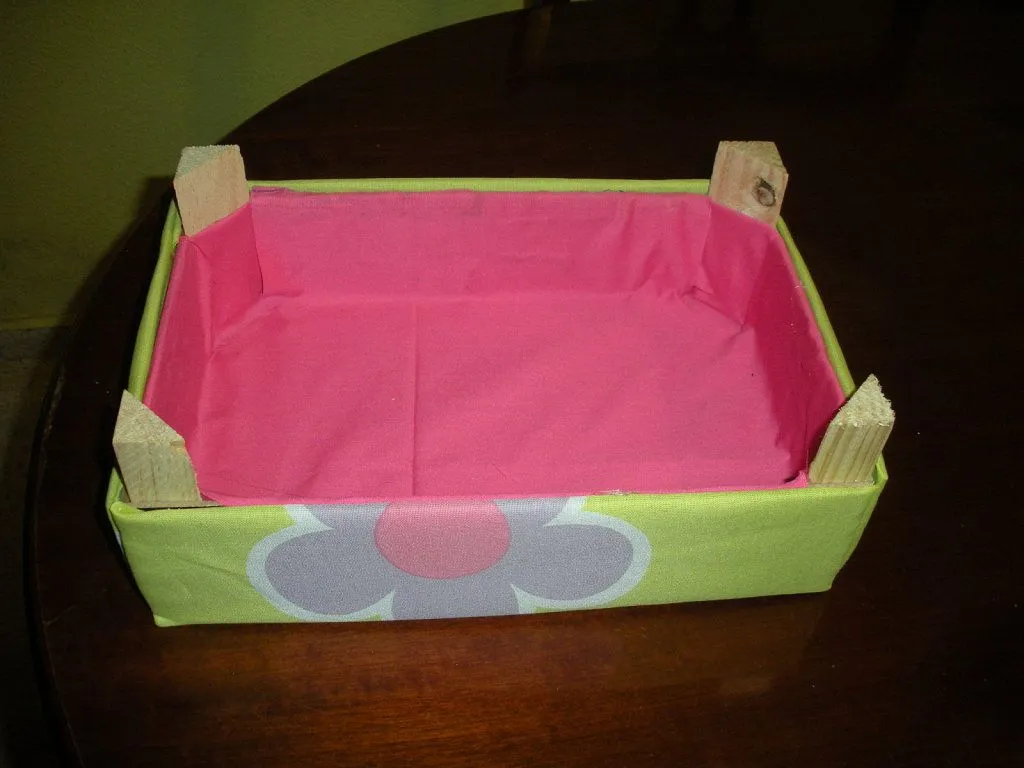 como forrar una caja de carton | Aprender manualidades es facilisimo. como forrar una caja de carton | Aprender manualidades es facilisimo.