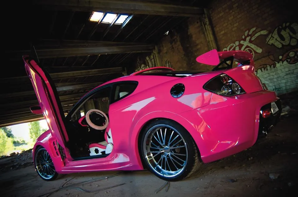 Foto Auto tuning rosa | Muchas Fotos
