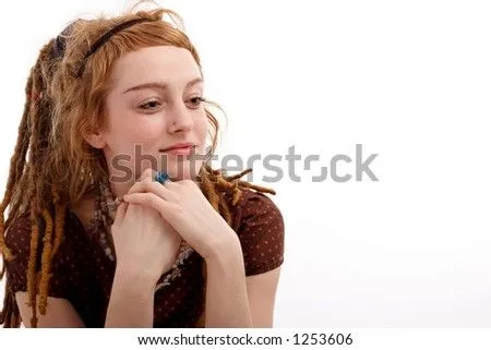 Foto Común: Retrato De Una Mujer Joven Con Los Dreadlocks ...