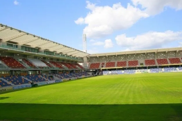 Foto - Gradas de Tribuna y Fondo Norte del Estadio Municipal de ... Foto - Gradas de Tribuna y Fondo Norte del Estadio Municipal de ...