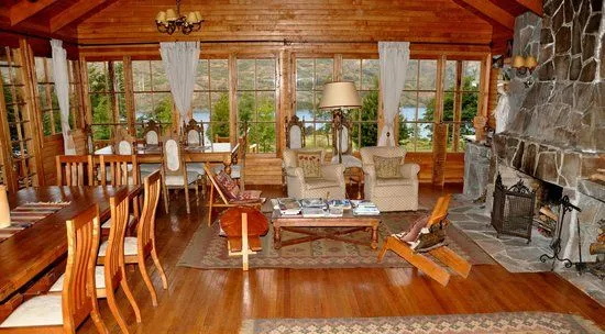 Foto de Mallin Colorado Ecolodge, Puerto Guadal: Comedor, interior ...