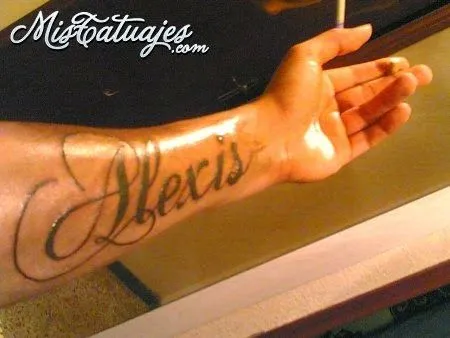 Foto de tatuaje con nombre alexis | fotos imagenes de amor Foto de tatuaje con nombre alexis | fotos imagenes de amor