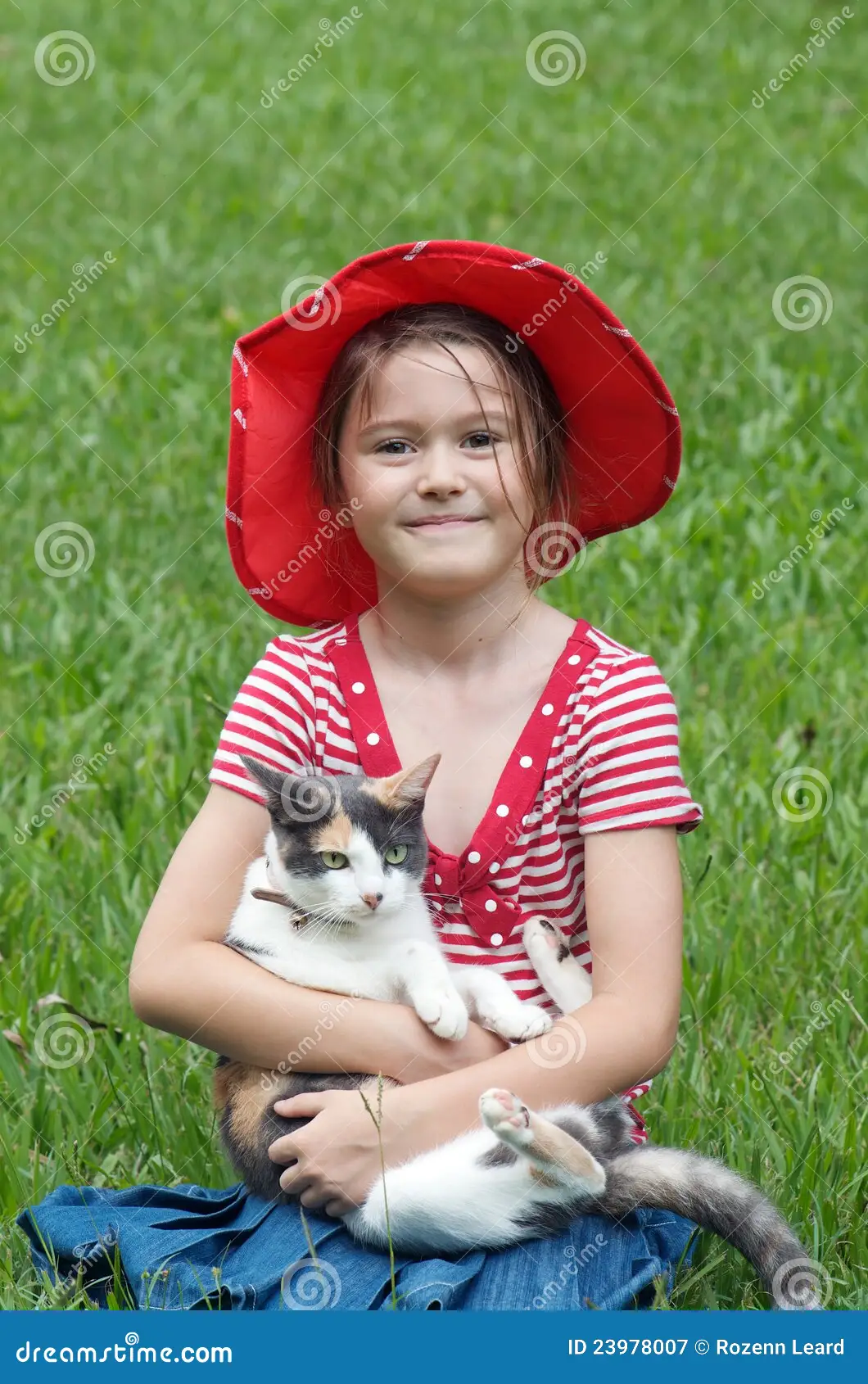 Fotografía de archivo libre de regalías: Niña y gato.