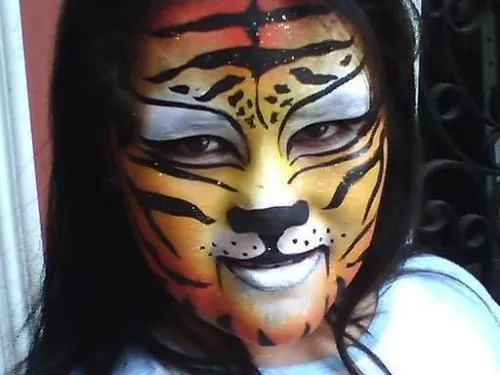 Con estas manitas...": Pinta tu cara de.... León - Tigre !!! Con estas manitas...": Pinta tu cara de.... León - Tigre !!!