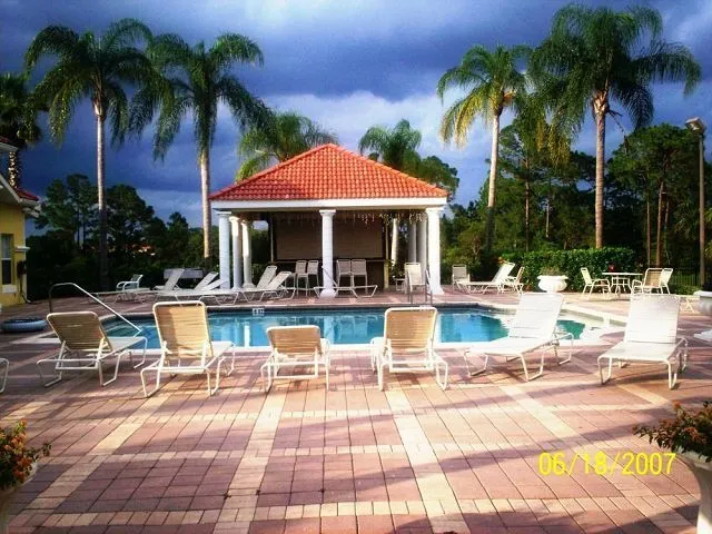fotos de casas con piscinas