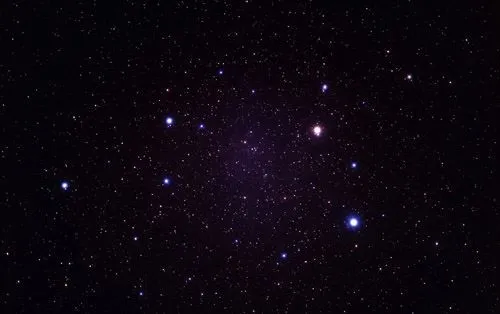 Observe las hermosas estrellas doradas de Leo. | Moonmentum Observe las hermosas estrellas doradas de Leo. | Moonmentum