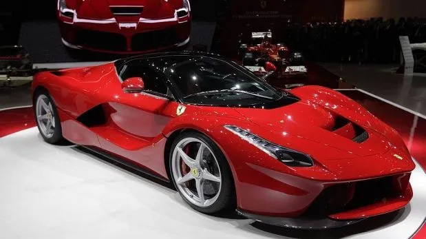 FOTOS: El nuevo Ferrari y otros carros de lujo que se lucen en el ...