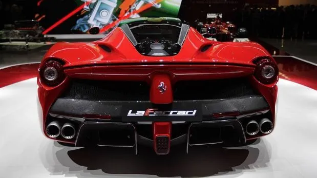 FOTOS: El nuevo Ferrari y otros carros de lujo que se lucen en el ... FOTOS: El nuevo Ferrari y otros carros de lujo que se lucen en el ...