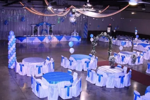 quinceanera balloon decor | Decoracion de Salon / ballrooms ...