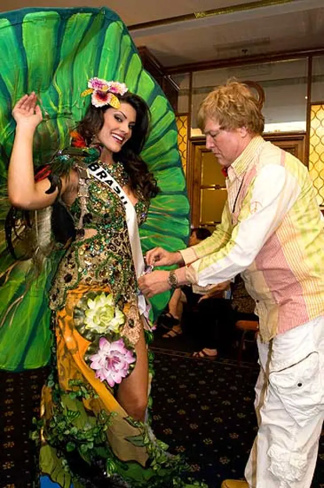 Fotos: Fotos: Miss Universo en trajes típicos | Imágenes | Imágenes Fotos: Fotos: Miss Universo en trajes típicos | Imágenes | Imágenes