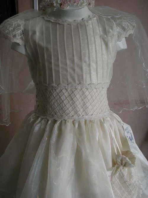 Fotos de HAPPY FACE VESTIDOS DE PRIMERA COMUNION Y ROPON DE ... Fotos de HAPPY FACE VESTIDOS DE PRIMERA COMUNION Y ROPON DE ...