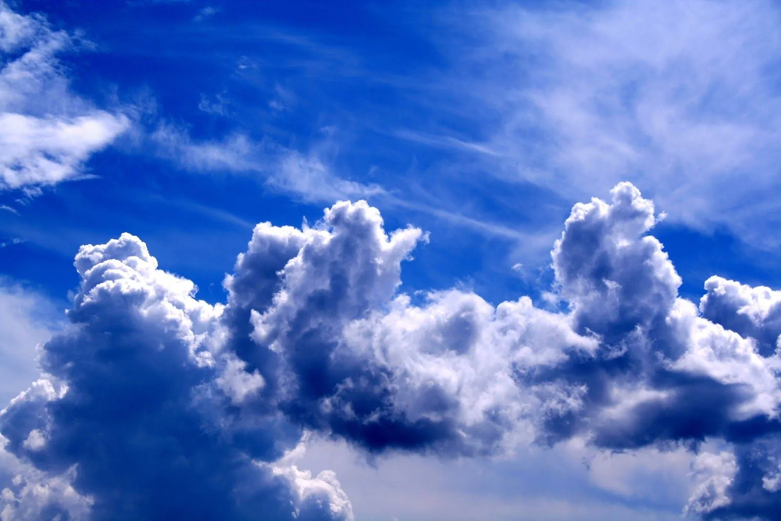 Fotos e Imagenes: Cielo azul con nubes