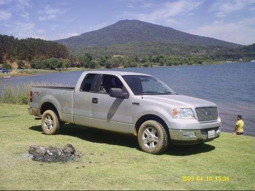 Fotos de vendo camioneta LOBO 2005