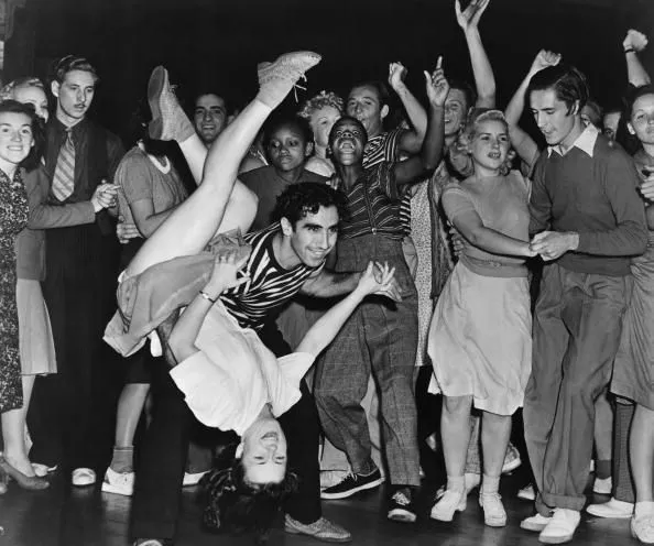 Fots rock and roll (baile) ~ geek notices