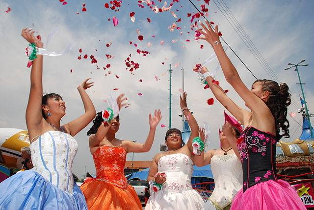 Frases de felicitaciones para los inolvidables 15 años - Innatia.com Frases de felicitaciones para los inolvidables 15 años - Innatia.com