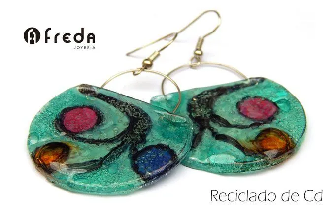 FREDA. Reciclado de Cd. Aros bolcitos | FREDA joyeria | Pinterest