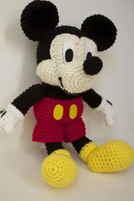 Free Mickey Mouse stuffed toy Crochet Patterns | Crocheted Mickey ... Free Mickey Mouse stuffed toy Crochet Patterns | Crocheted Mickey ...