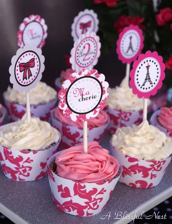 french-damask-cupcake-wrappers-toppers | Sweet Boutique french-damask-cupcake-wrappers-toppers | Sweet Boutique