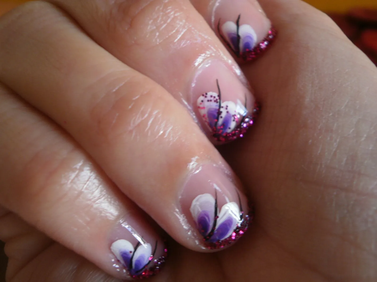 FresaDulceNails: Diseño de one stroke sobre uñas cortas FresaDulceNails: Diseño de one stroke sobre uñas cortas