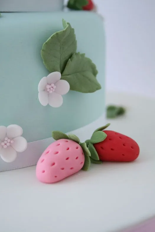 Como hacer fresas y flores en pasta de goma ~ Portal de Manualidades Como hacer fresas y flores en pasta de goma ~ Portal de Manualidades
