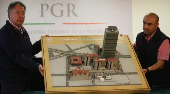 Freud en el Parque México: Explosión en la torre Freud en el Parque México: Explosión en la torre