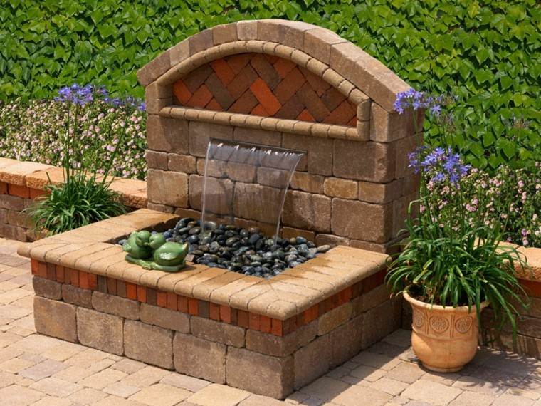 Fuentes de jardín - 100 modelos de espectáculos acuáticos