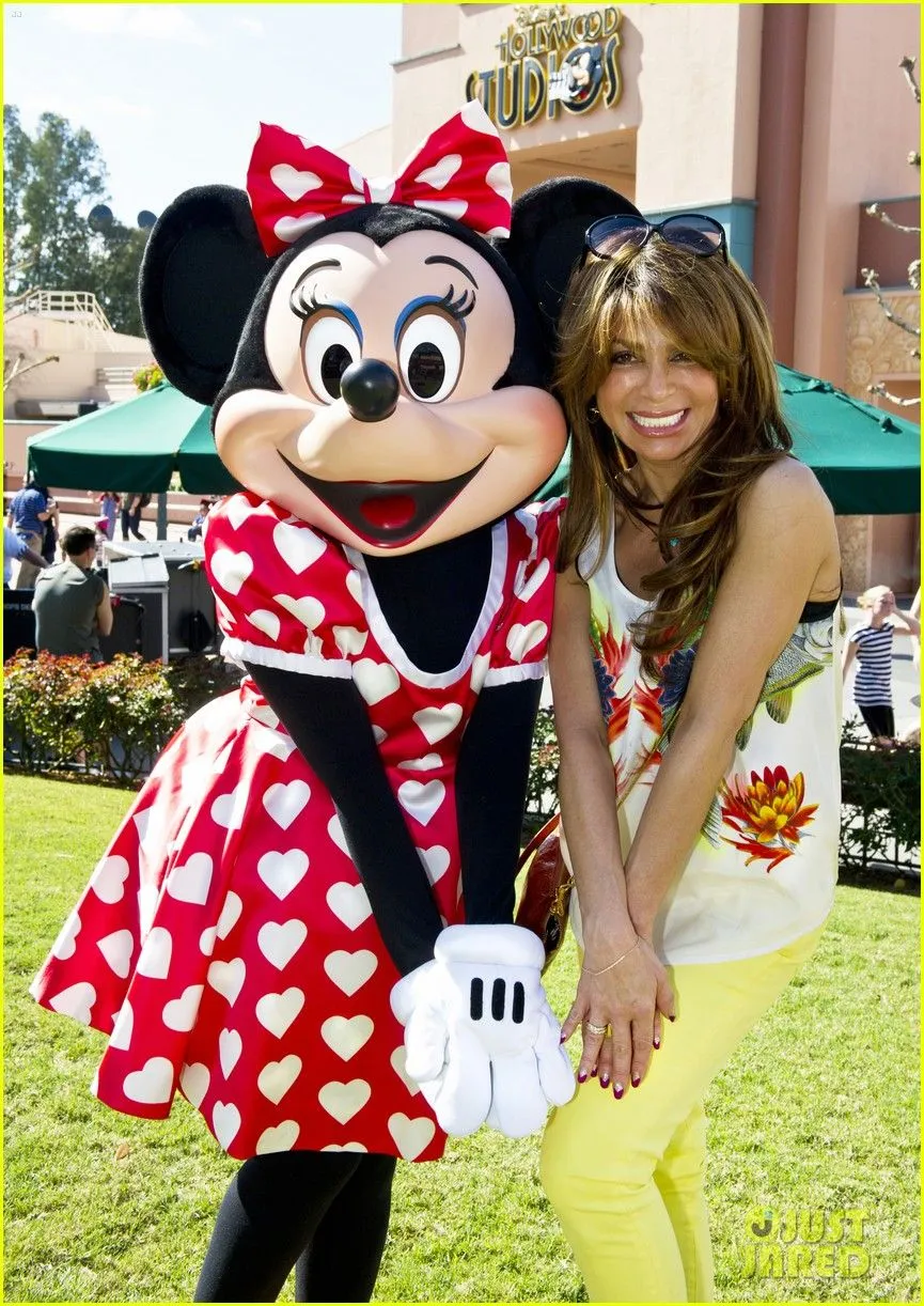 Full Sized Photo of paula abdul minnie mouse walt disney world 05 ... Full Sized Photo of paula abdul minnie mouse walt disney world 05 ...