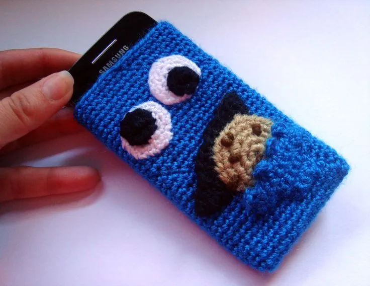 Funda para celular, monstruo come galletas. | Crochet and more :3 ...