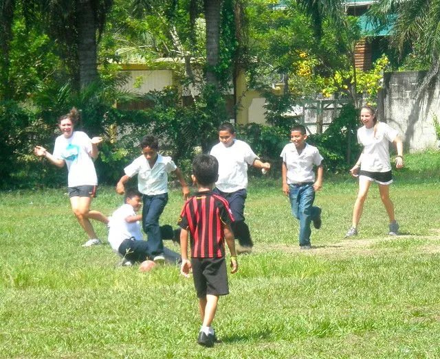 Futbol con los ninos | Flickr - Photo Sharing!