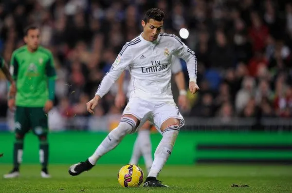 Futbol Total: CR7 UNA DE LAS GRANDES FIFURAS DEL REAL MADRID