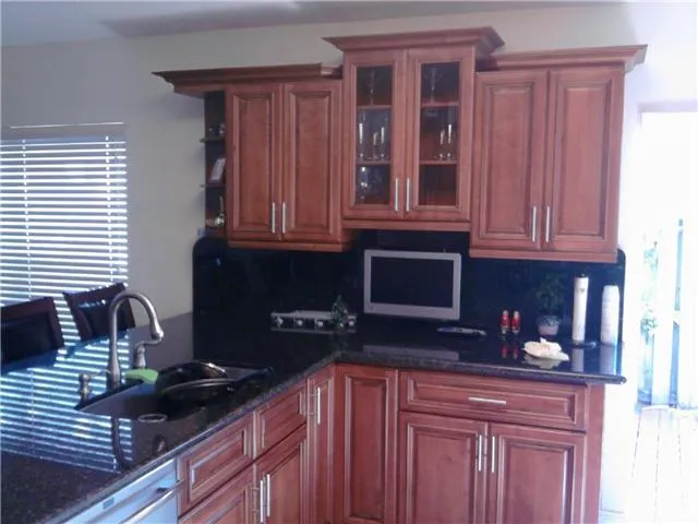 Gabinetes de cocina en madera - Imagui