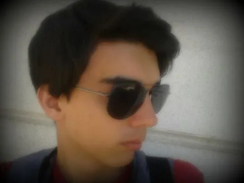 Las gafas adecuadas para la cara adecuada | Alex Robles - The ...