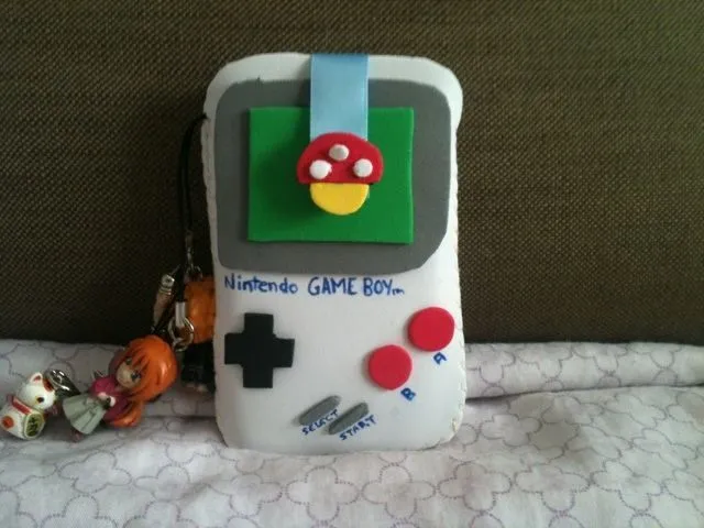 Game Boy funda móvil con goma eva/ Game Boy mobile case made with ...