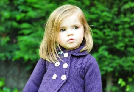 Gana un faldón de bebé de Fina Ejerique