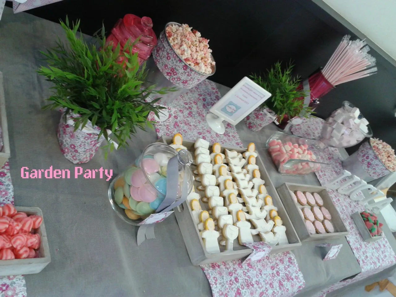 Garden Party .Mesas Dulces. C/Duquesa de Parcent 6 bajo.Málaga ... Garden Party .Mesas Dulces. C/Duquesa de Parcent 6 bajo.Málaga ...