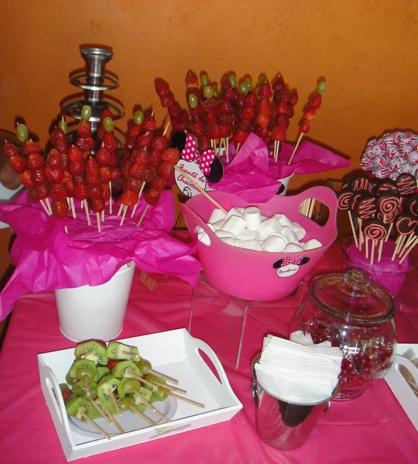 GasNachos: minnie-mouse party!
