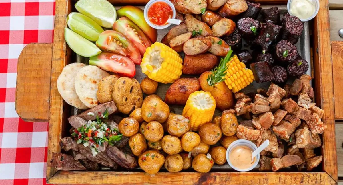 Gastronomía en Colombia: 3 platos típicos que no debes dejar de probar en  Bogotá