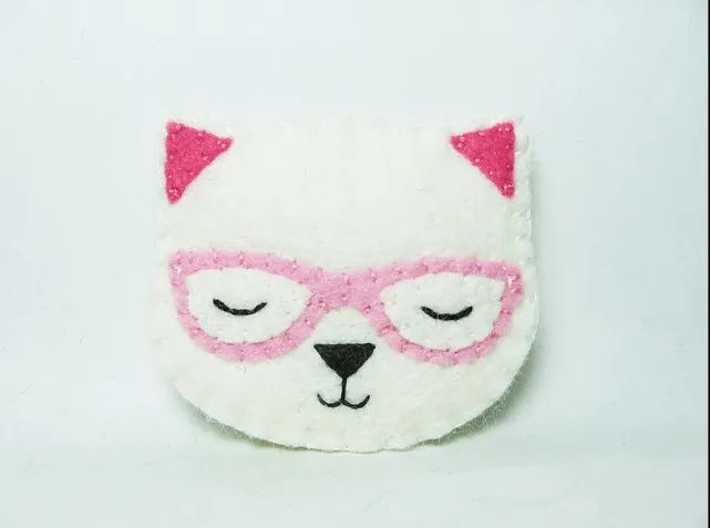El gato dormilón con gafas, bonito broche de fieltro | Broches de ... El gato dormilón con gafas, bonito broche de fieltro | Broches de ...