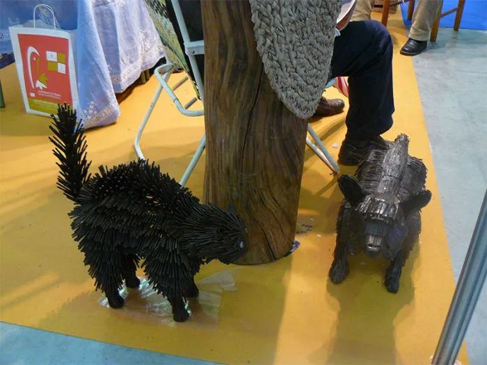 Gatos con material reciclado - Imagui
