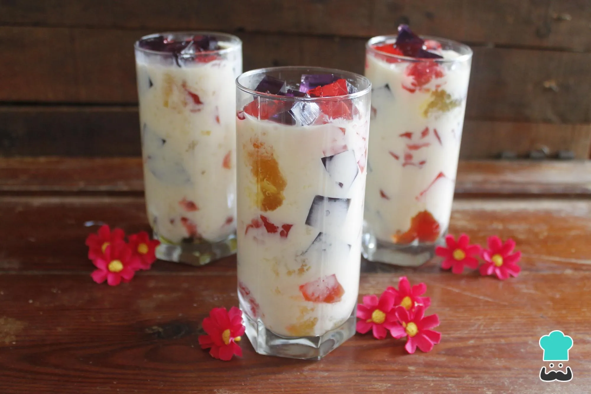 Gelatina de mosaico en vaso - Receta sencilla y casera Gelatina de mosaico en vaso - Receta sencilla y casera