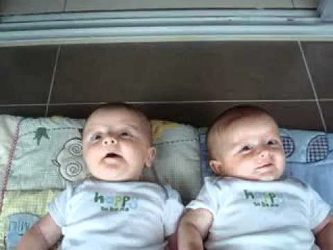 Los Gemelos Fantasticos 11/11/11- 3 meses - YouTube