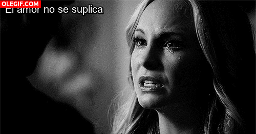 GIF: Una chica llorando por desamor (Gif #738) GIF: Una chica llorando por desamor (Gif #738)