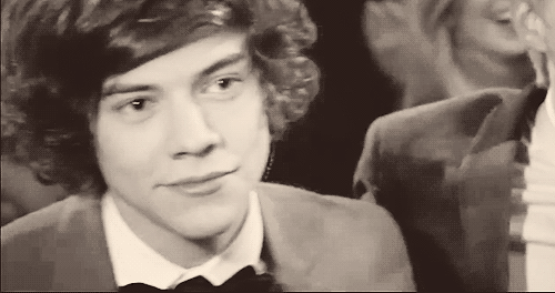 gif de harry styles sonriendo | onedirectiongrancanaria