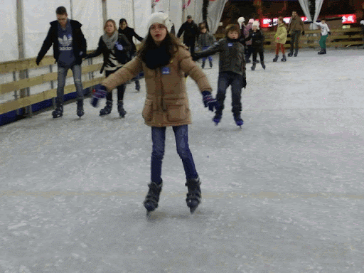Gifs animados de patinaje sobre hielo pista Plaza de la Luna de Madrid Gifs animados de patinaje sobre hielo pista Plaza de la Luna de Madrid